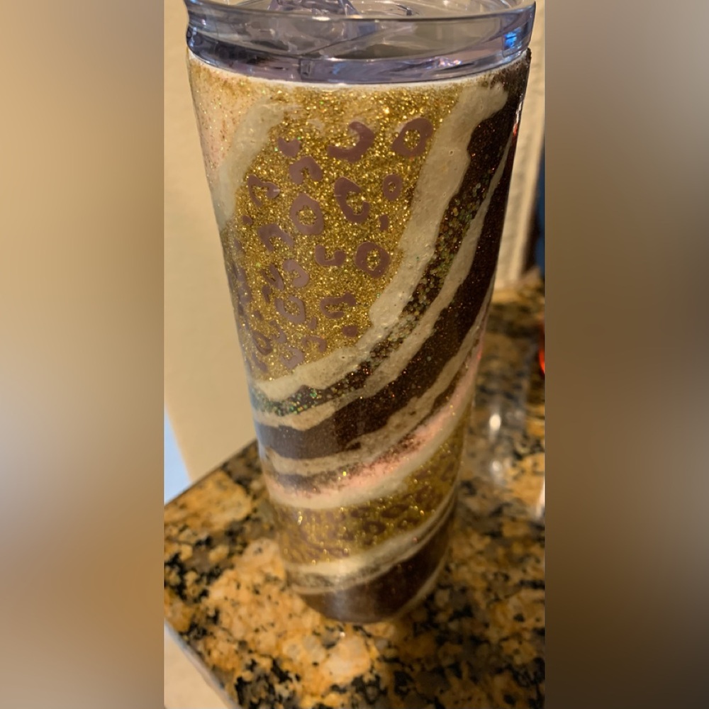 Brown,gold leopard 🐆 and pink tumbler. 22oz.